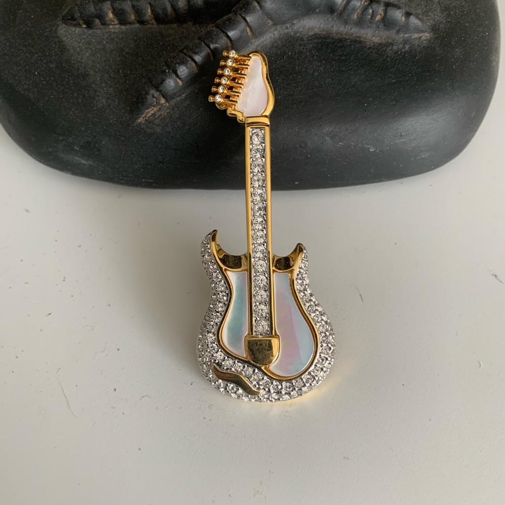 Vintage Guitar Brooch